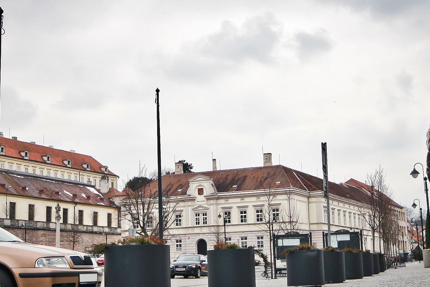 This book is a treatise on the theory